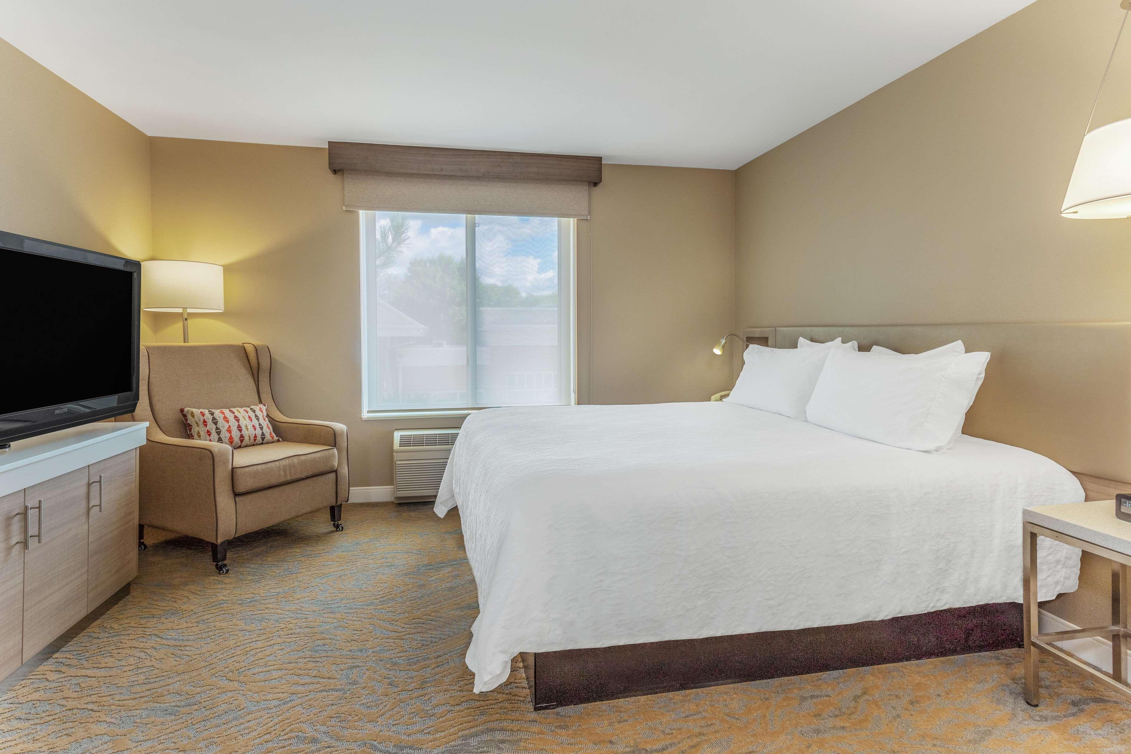 Hilton Garden Inn Saint Charles Eksteriør bilde