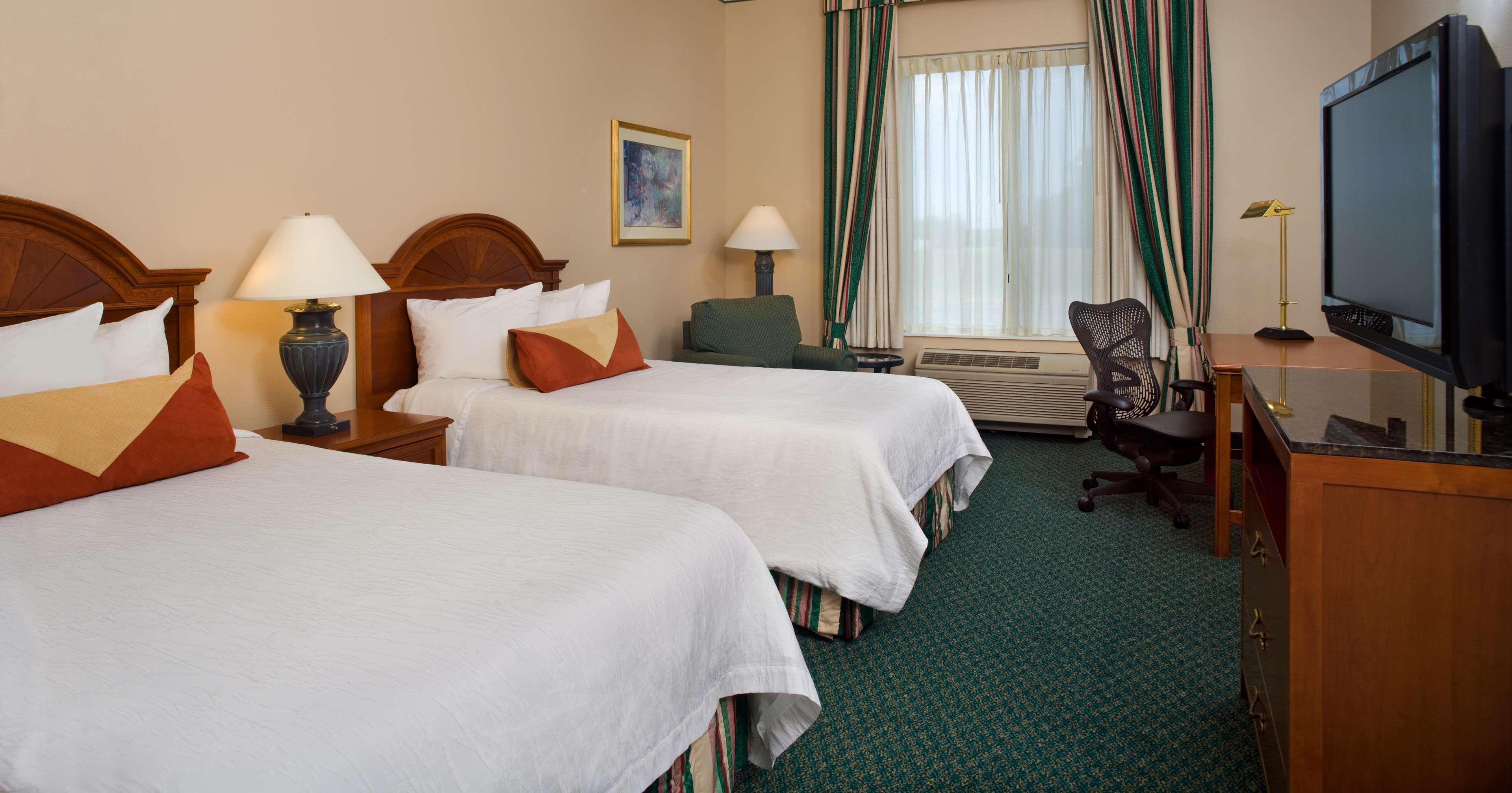 Hilton Garden Inn Saint Charles Eksteriør bilde