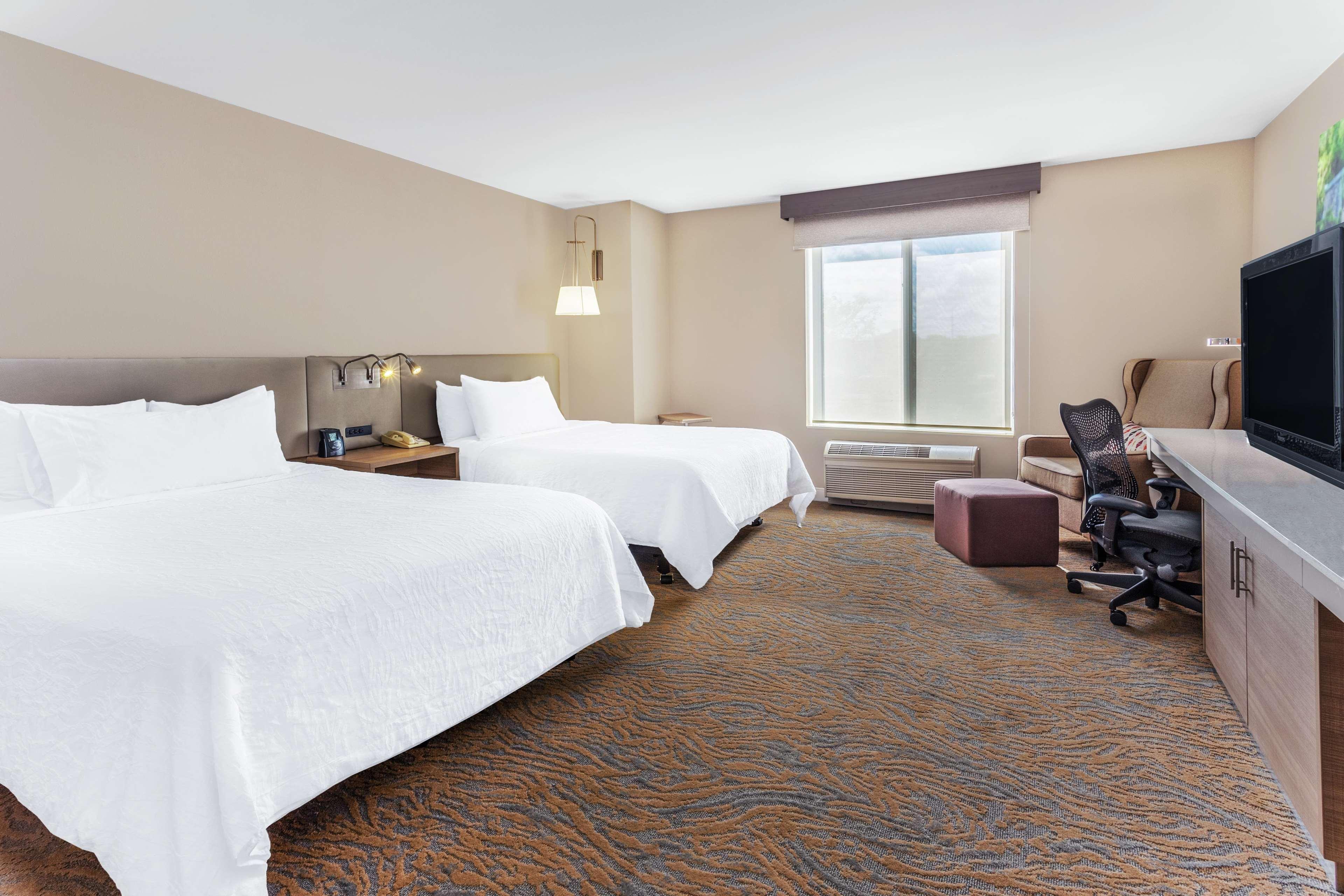 Hilton Garden Inn Saint Charles Eksteriør bilde