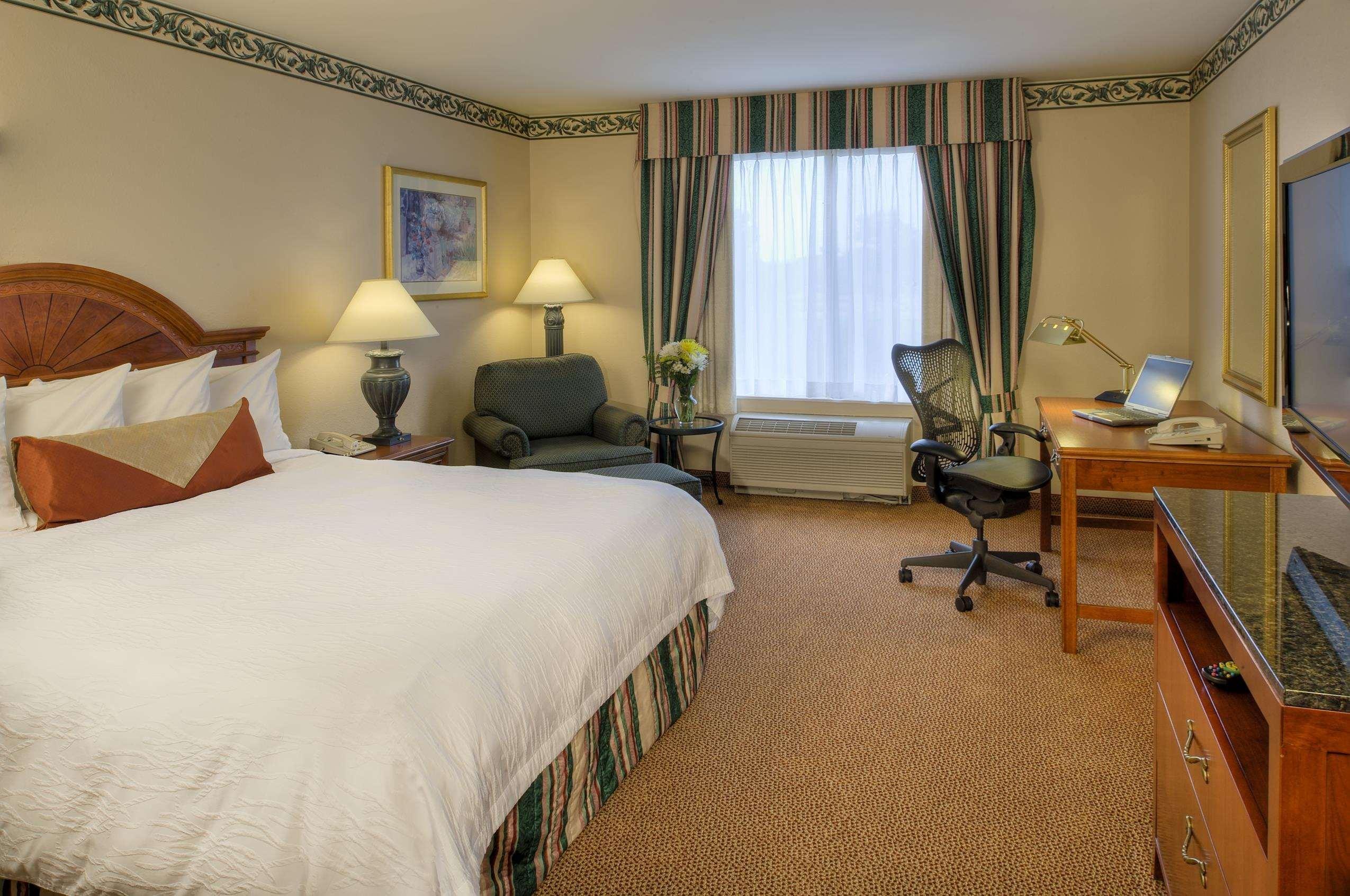 Hilton Garden Inn Saint Charles Eksteriør bilde