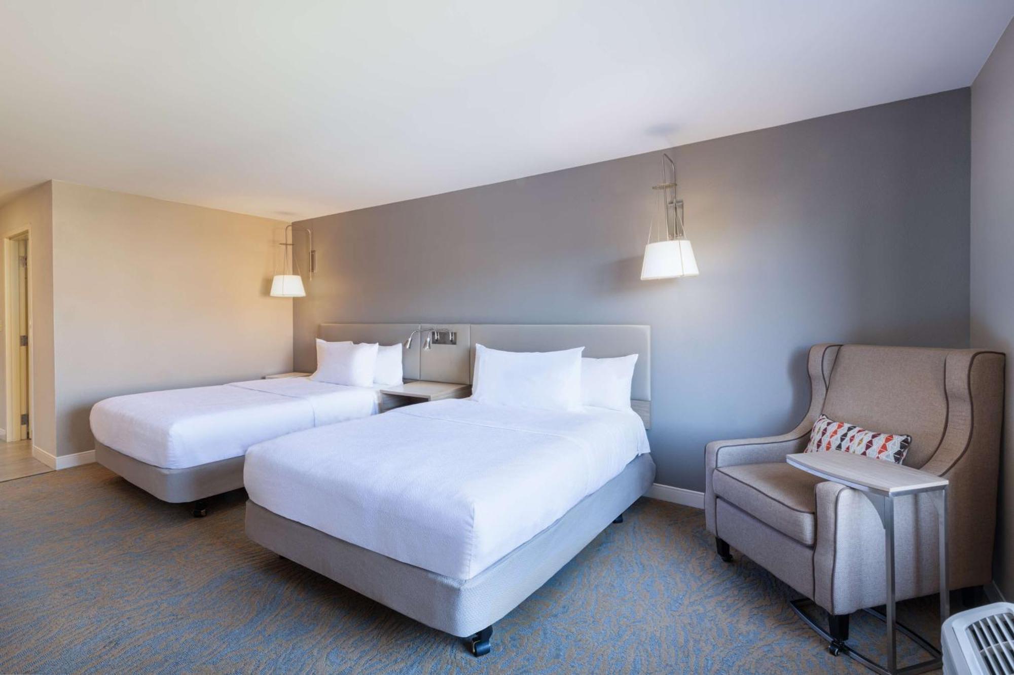 Hilton Garden Inn Saint Charles Eksteriør bilde
