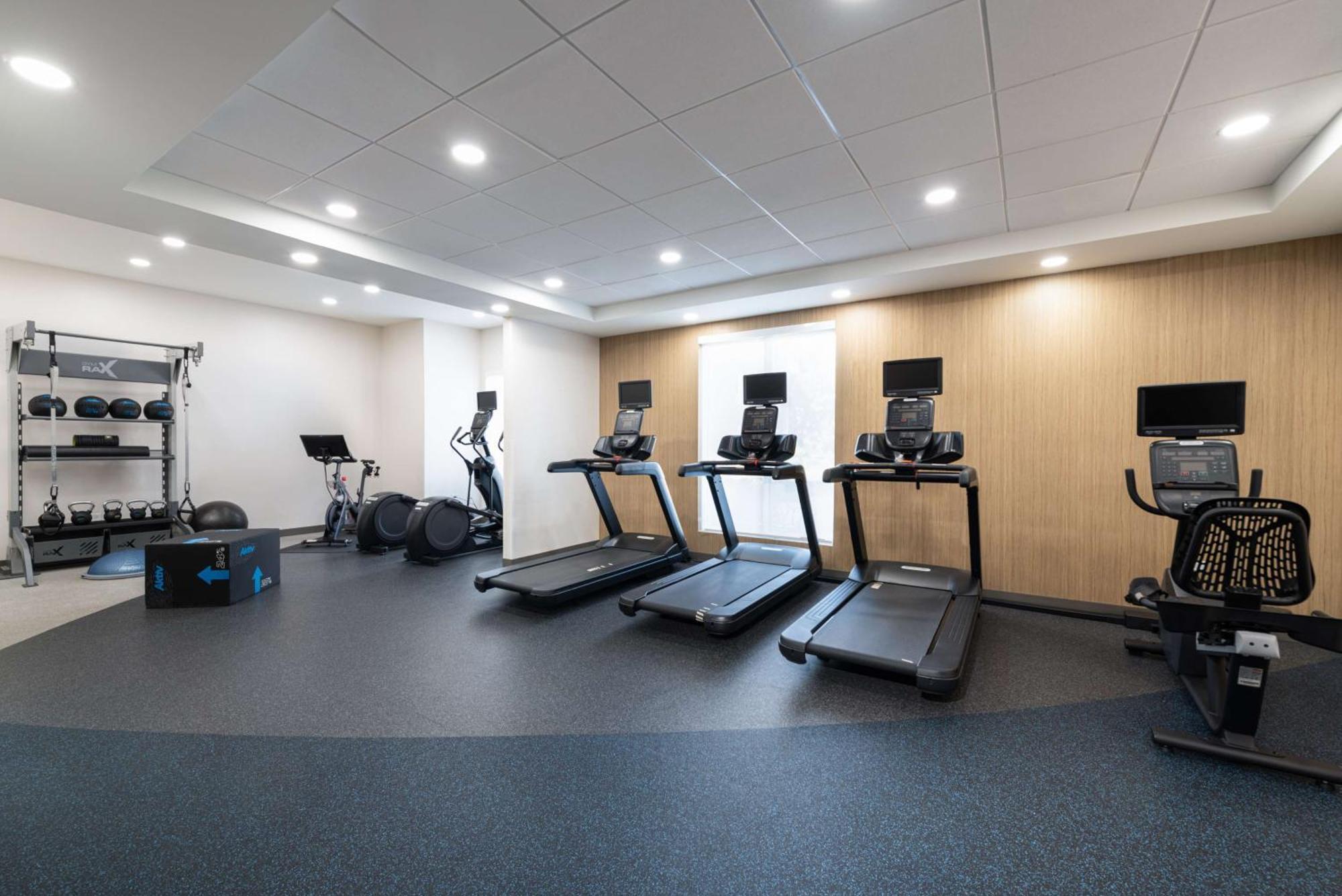 Hilton Garden Inn Saint Charles Eksteriør bilde