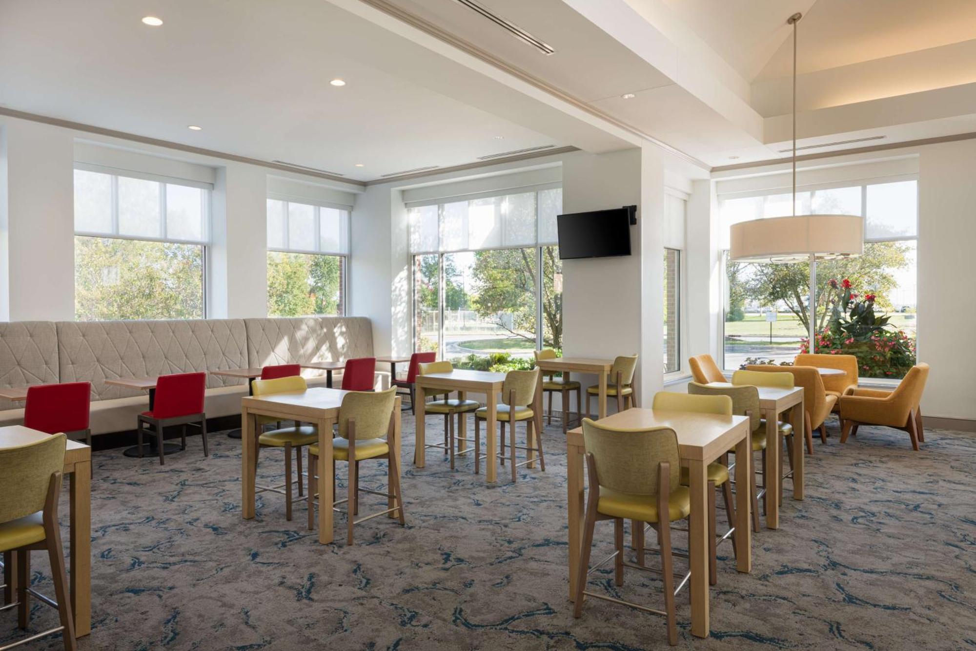 Hilton Garden Inn Saint Charles Eksteriør bilde