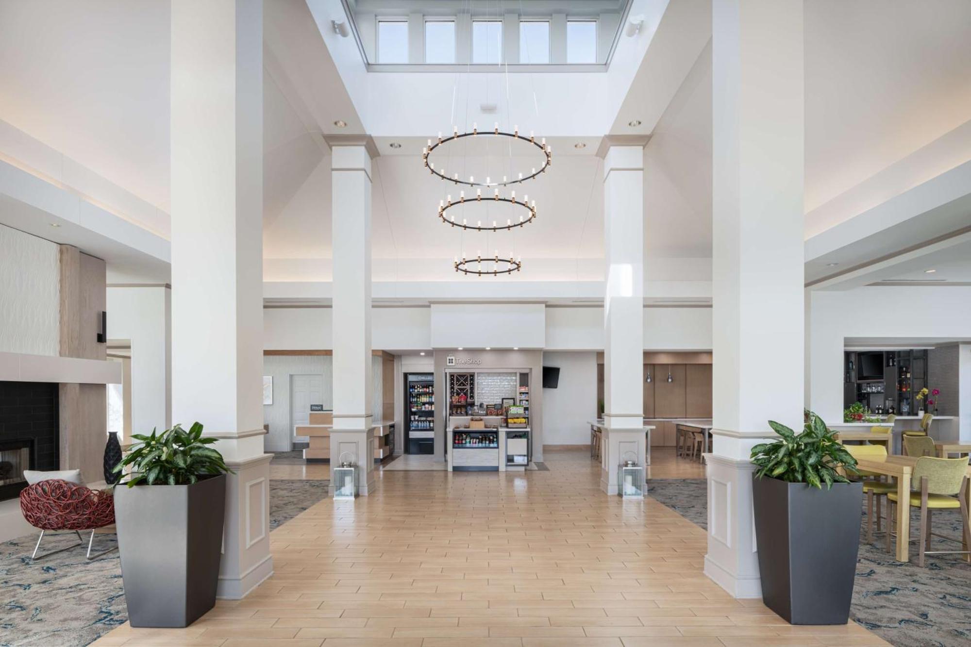 Hilton Garden Inn Saint Charles Eksteriør bilde